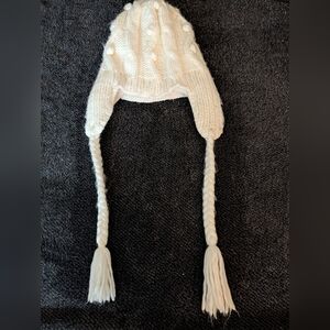 Cozy Winter White Knit Pom-Pom Hat